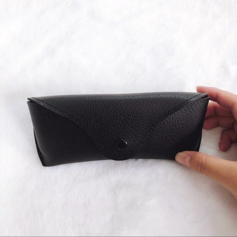 Wyatt Black Faux Leather Sunglass Case - Picture 3 of 9